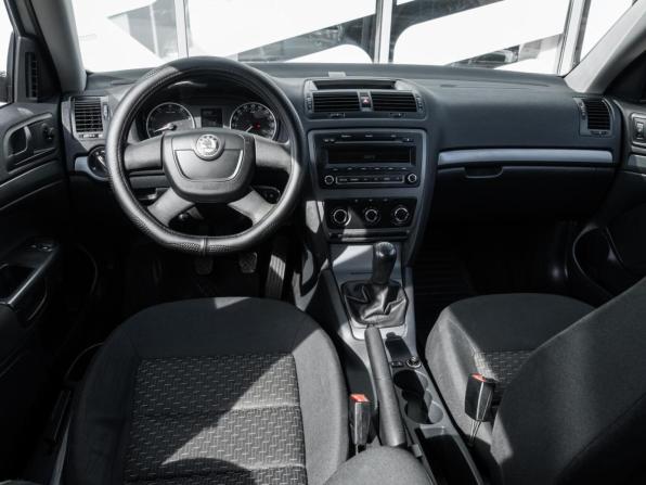 Skoda Octavia II (A5) Рестайлинг с пробегом 2013 года, цена 1 180 000 рублей, 129466 км, лифтбек, Автокод Объявления