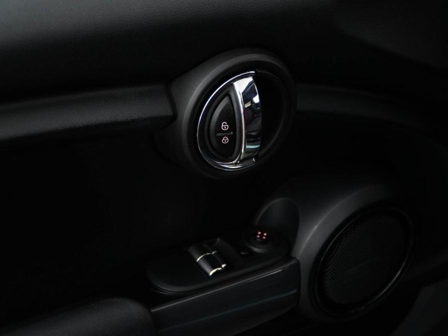 Mini Hatch III (F55/F56) Москва  - изображение 14