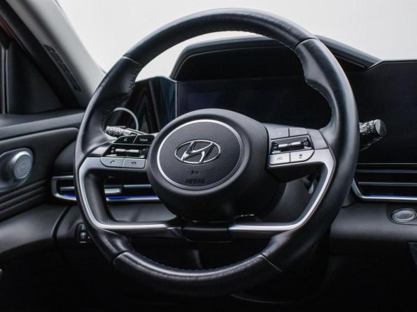 Hyundai Elantra VII (CN7) с пробегом 2021 года, цена 2 410 000 рублей, 43851 км, седан, Автокод Объявления