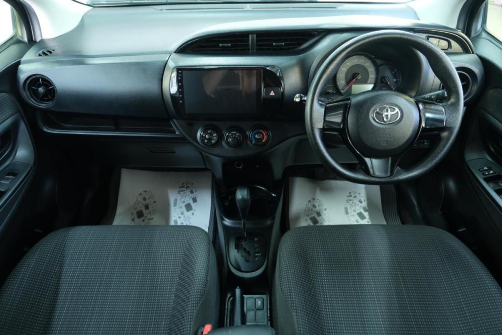 Toyota Vitz III (XP130) Рестайлинг 2 Омск  - изображение 13