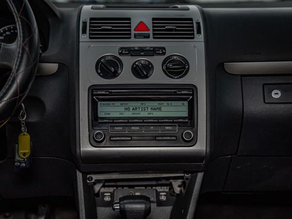 Volkswagen Touran I Рестайлинг с пробегом 2010 года, цена 579 000 рублей, 305666 км, компактвэн, Автокод Объявления