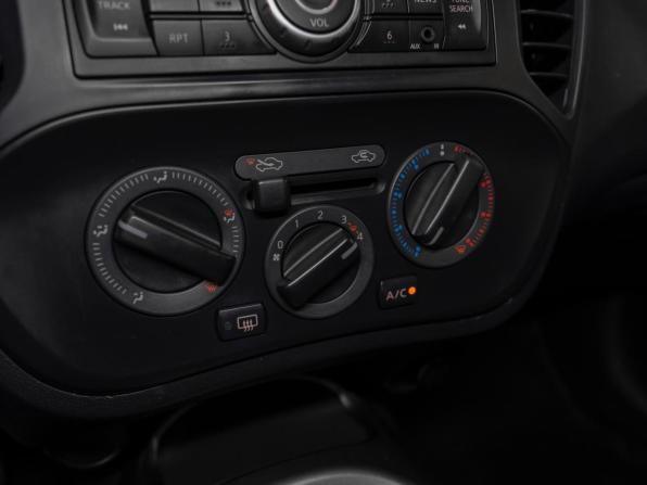 Nissan Juke I Рестайлинг с пробегом 2015 года, цена 1 360 000 рублей, 99506 км, внедорожник, Автокод Объявления
