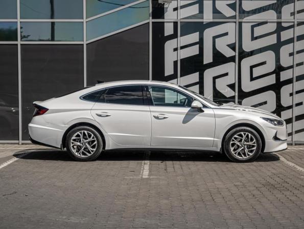 Hyundai Sonata VIII (DN8) с пробегом 2021 года, цена 2 400 000 рублей, 76996 км, седан, Автокод Объявления