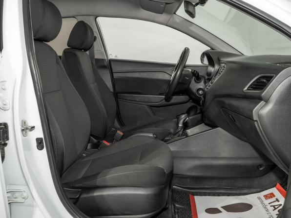 Hyundai Solaris II с пробегом 2018 года, цена 1 180 000 рублей, 99608 км, седан, Автокод Объявления