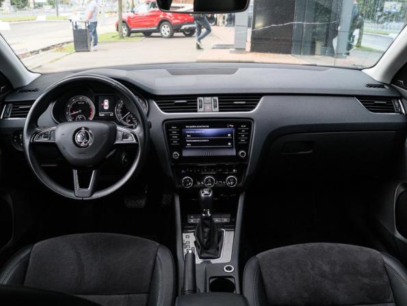 Skoda Octavia III (A7) Рестайлинг с пробегом 2017 года, цена 1 800 000 рублей, 164180 км, лифтбек, Автокод Объявления