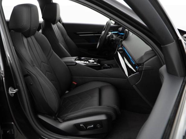 BMW 5 серии VIII (G60/G61/G68) с пробегом 2023 года, цена 7 421 046 рублей, 28785 км, седан, Автокод Объявления