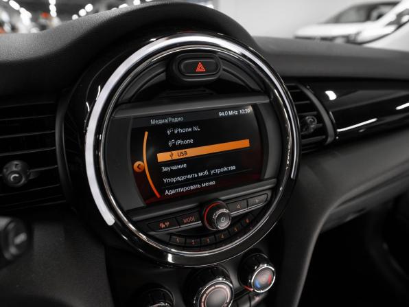 Mini Hatch III (F55/F56) с пробегом 2018 года, цена 1 950 000 рублей, 83694 км, хэтчбек, Автокод Объявления