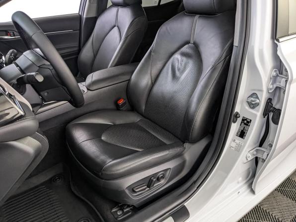 Toyota Camry VIII (XV70) Рестайлинг с пробегом 2021 года, цена 3 195 000 рублей, 47174 км, седан, Автокод Объявления