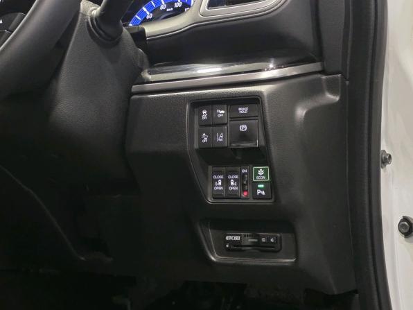 Honda Odyssey V Рестайлинг с пробегом 2017 года, цена 2 400 000 рублей, 159306 км, минивэн, Автокод Объявления