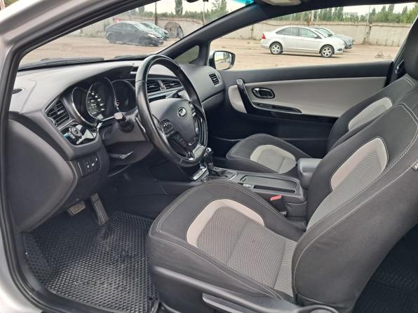 Kia Ceed II Рестайлинг с пробегом 2015 года, цена 1 230 000 рублей, 130000 км, хэтчбек, Автокод Объявления