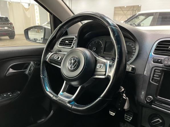 Volkswagen Polo V Рестайлинг с пробегом 2018 года, цена 620 000 рублей, 245327 км, седан, Автокод Объявления