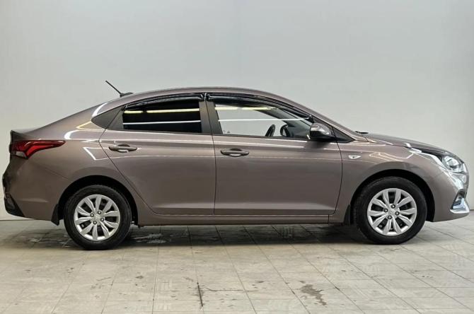 Hyundai Solaris II с пробегом 2018 года, цена 1 390 000 рублей, 45603 км, седан, Автокод Объявления