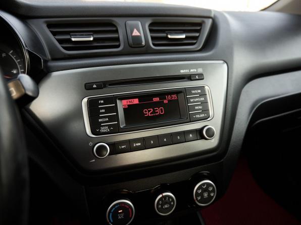 Kia Rio III Рестайлинг с пробегом 2017 года, цена 1 190 000 рублей, 126098 км, хэтчбек, Автокод Объявления