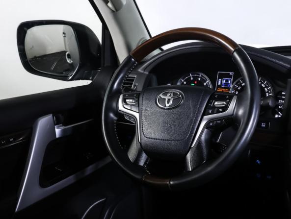 Toyota Land Cruiser 200 Series Рестайлинг 2 с пробегом 2016 года, цена 6 200 000 рублей, 197325 км, внедорожник, Автокод Объявления