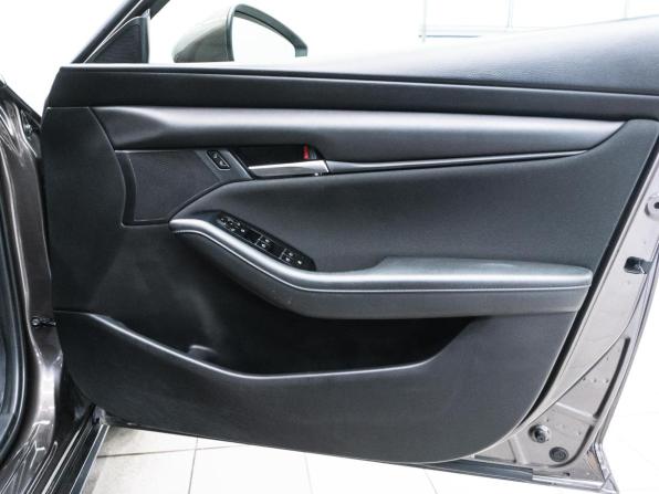 Mazda 3 IV (BP) с пробегом 2021 года, цена 1 500 000 рублей, 115920 км, хэтчбек, Автокод Объявления