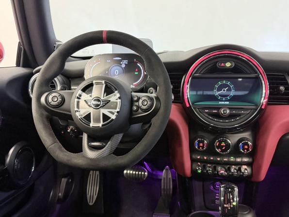 Mini Hatch III (F55/F56) Рестайлинг с пробегом 2021 года, цена 4 300 000 рублей, 2565 км, хэтчбек, Автокод Объявления