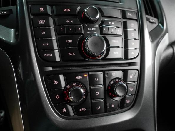 Opel Astra J Рестайлинг с пробегом 2013 года, цена 939 000 рублей, 163207 км, седан, Автокод Объявления