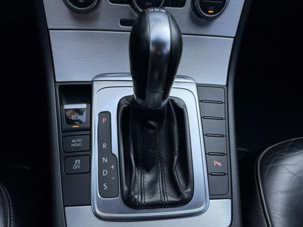 Volkswagen Passat B7 с пробегом 2012 года, цена 1 079 000 рублей, 216312 км, седан, Автокод Объявления