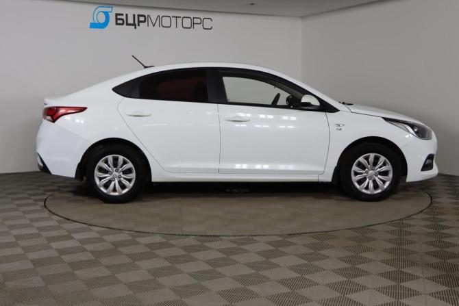 Hyundai Solaris II с пробегом 2017 года, цена 1 249 990 рублей, 102870 км, седан, Автокод Объявления