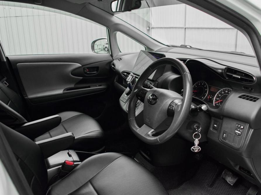 Toyota Wish II Екатеринбург  - изображение 10