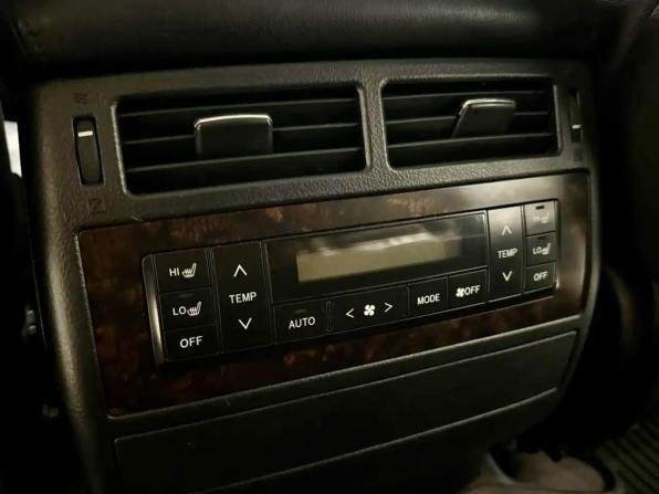 Toyota Land Cruiser 200 Series Рестайлинг 1 с пробегом 2012 года, цена 3 550 000 рублей, 184000 км, внедорожник, Автокод Объявления