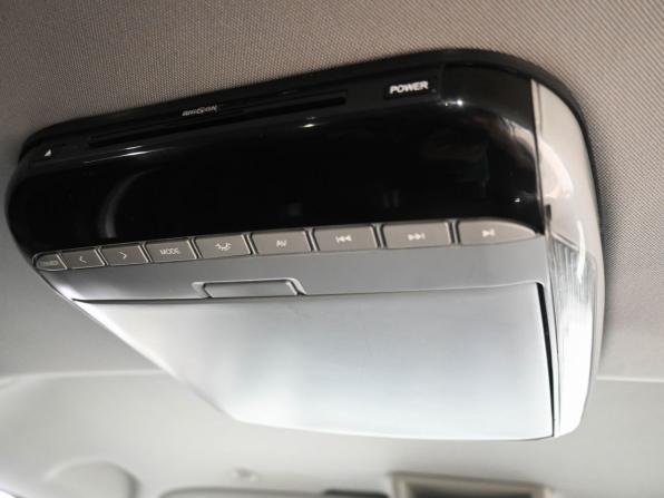 Volkswagen Multivan T5 Рестайлинг с пробегом 2011 года, цена 2 429 900 рублей, 394196 км, минивэн, Автокод Объявления