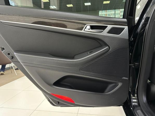 Hyundai Genesis II с пробегом 2016 года, цена 1 655 000 рублей, 194263 км, седан, Автокод Объявления