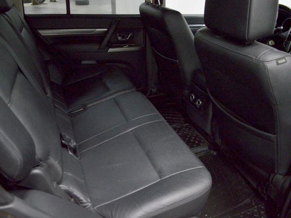 Mitsubishi Pajero IV Рестайлинг 2 с пробегом 2015 года, цена 2 550 000 рублей, 174000 км, внедорожник, Автокод Объявления