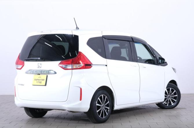 Honda Freed II с пробегом 2016 года, цена 1 699 000 рублей, 67054 км, компактвэн, Автокод Объявления
