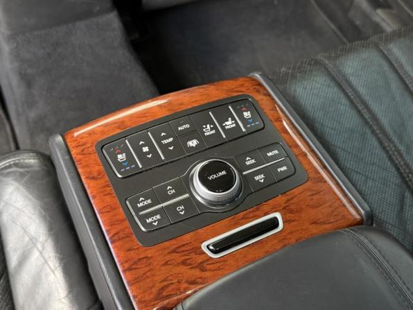 Hyundai Equus II с пробегом 2011 года, цена 829 990 рублей, 292337 км, седан, Автокод Объявления