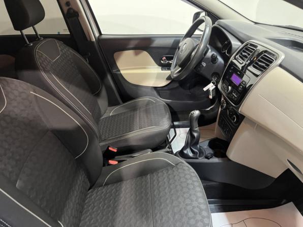 Renault Logan II с пробегом 2018 года, цена 1 075 000 рублей, 62893 км, седан, Автокод Объявления