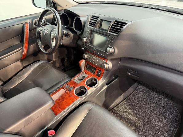 Toyota Highlander II (XU40) Рестайлинг с пробегом 2010 года, цена 2 250 000 рублей, 211876 км, внедорожник, Автокод Объявления