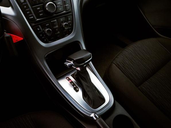 Opel Astra J Рестайлинг с пробегом 2014 года, цена 799 000 рублей, 207225 км, седан, Автокод Объявления