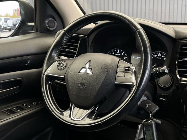 Mitsubishi Outlander III Рестайлинг 3 с пробегом 2020 года, цена 1 887 000 рублей, 154661 км, внедорожник, Автокод Объявления