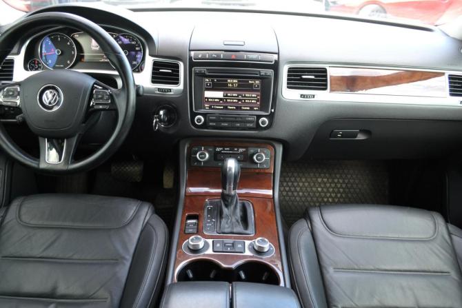Volkswagen Touareg II Рестайлинг с пробегом 2015 года, цена 1 950 000 рублей, 272412 км, внедорожник, Автокод Объявления