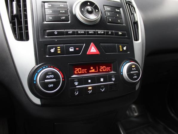 Kia Ceed I Рестайлинг с пробегом 2011 года, цена 619 000 рублей, 240670 км, универсал, Автокод Объявления