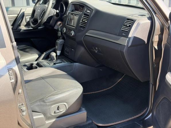 Mitsubishi Pajero IV Рестайлинг 1 с пробегом 2012 года, цена 2 120 000 рублей, 180888 км, внедорожник, Автокод Объявления