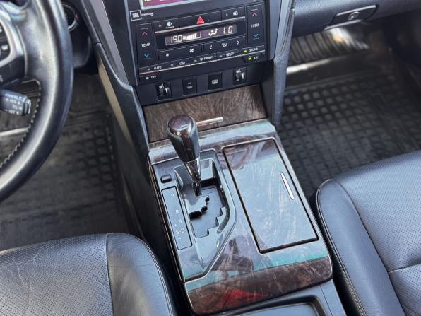 Toyota Camry VII (XV50) Рестайлинг с пробегом 2015 года, цена 1 995 000 рублей, 175246 км, седан, Автокод Объявления