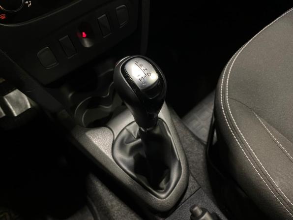 Renault Sandero II Рестайлинг с пробегом 2021 года, цена 1 400 000 рублей, 52179 км, хэтчбек, Автокод Объявления