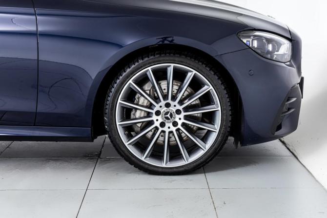 Mercedes-Benz E-Класс V (W213 S213 C238) Рестайлинг с пробегом 2021 года, цена 5 600 000 рублей, 64342 км, седан, Автокод Объявления