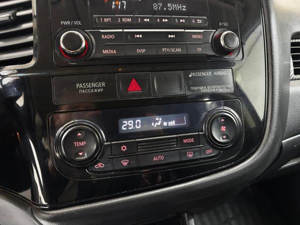 Mitsubishi Outlander III Рестайлинг 2 с пробегом 2015 года, цена 1 595 000 рублей, 182216 км, внедорожник, Автокод Объявления