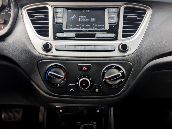 Hyundai Solaris II Рестайлинг с пробегом 2022 года, цена 1 680 000 рублей, 55981 км, седан, Автокод Объявления