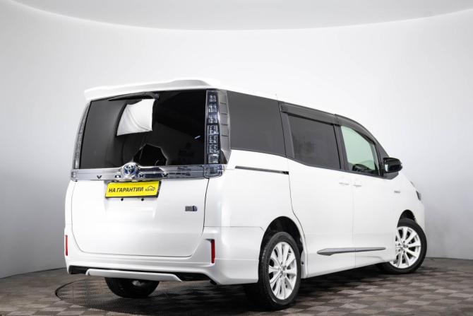 Toyota Voxy III (R80) с пробегом 2014 года, цена 1 799 000 рублей, 149256 км, минивэн, Автокод Объявления
