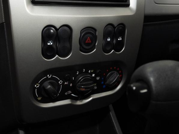 Renault Sandero I с пробегом 2012 года, цена 650 000 рублей, 111773 км, хэтчбек, Автокод Объявления
