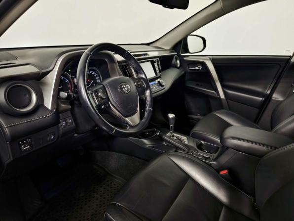 Toyota RAV4 IV (XA40) Рестайлинг с пробегом 2017 года, цена 2 299 000 рублей, 176591 км, внедорожник, Автокод Объявления