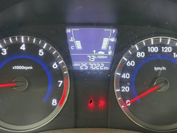 Hyundai Solaris I с пробегом 2012 года, цена 450 000 рублей, 257000 км, седан, Автокод Объявления