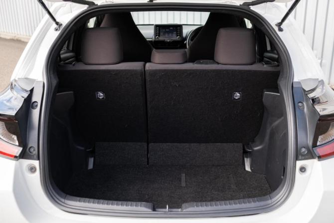 Toyota Yaris IV с пробегом 2021 года, цена 1 199 000 рублей, 151701 км, хэтчбек, Автокод Объявления