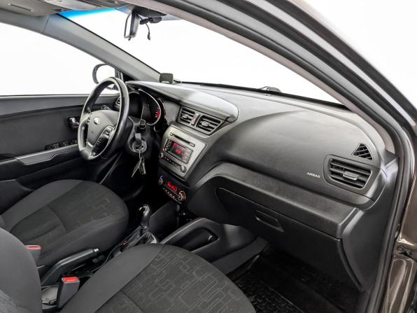 Kia Rio III Рестайлинг с пробегом 2017 года, цена 1 160 000 рублей, 135254 км, хэтчбек, Автокод Объявления