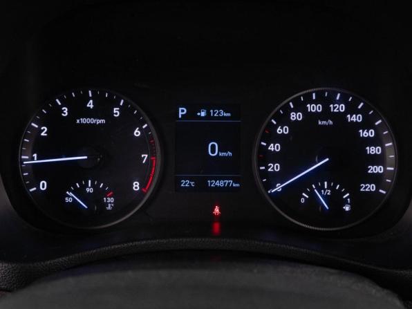 Hyundai Solaris II с пробегом 2017 года, цена 1 350 000 рублей, 124877 км, седан, Автокод Объявления