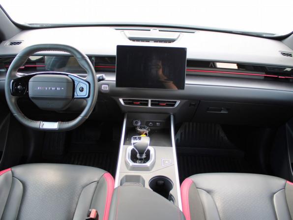 JETOUR DASHING I с пробегом 2024 года, цена 1 979 000 рублей, 9839 км, внедорожник, Автокод Объявления